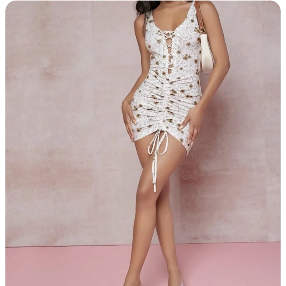 Women’s Shein Cute Trendy Fashion Tie Dress Floral White Medium Summer New